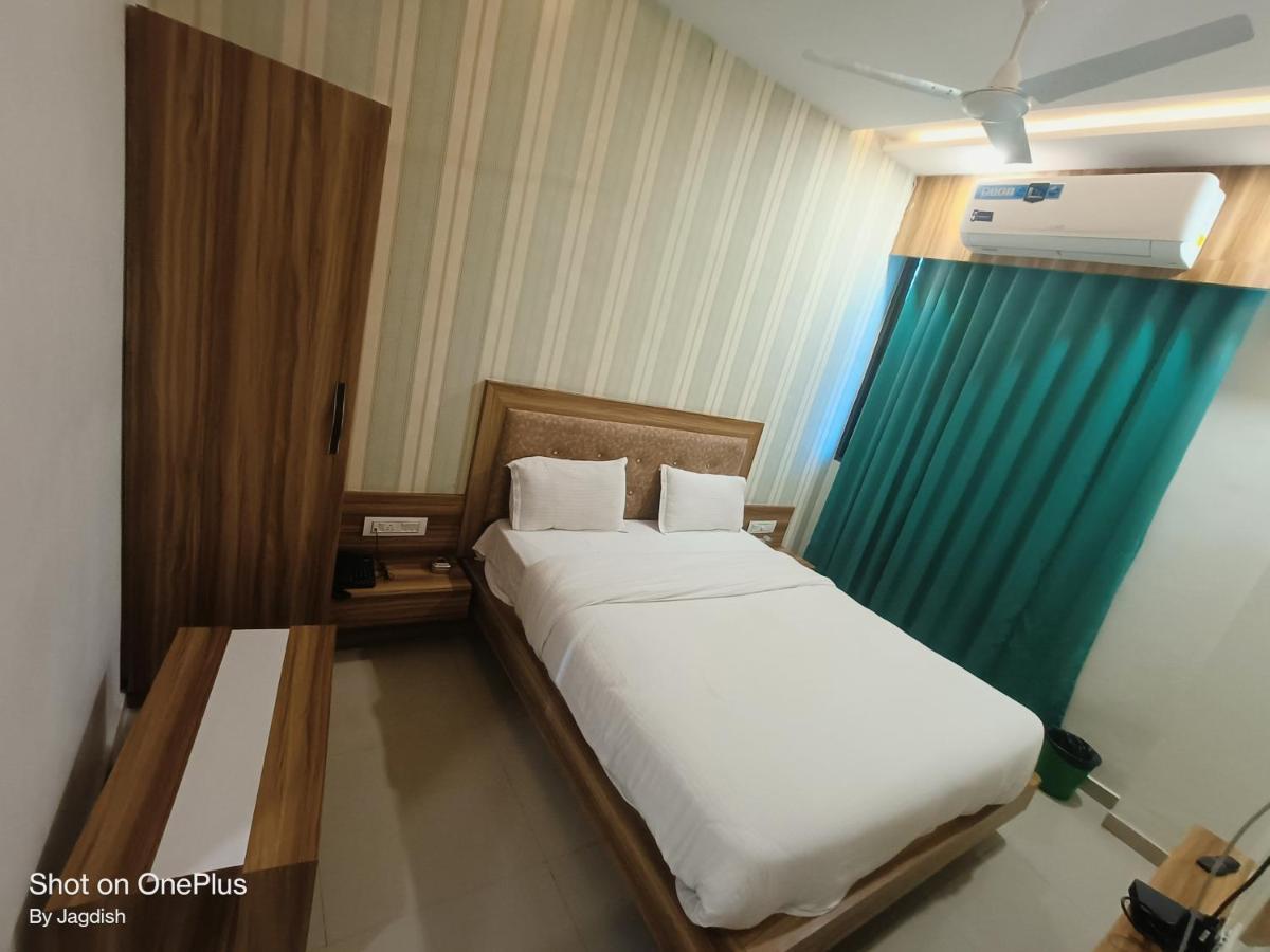 Hotel Asopalav Gandhinagar Exterior foto